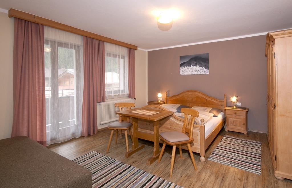 Landhaus Tyrol Mayrhofen Oda fotoğraf